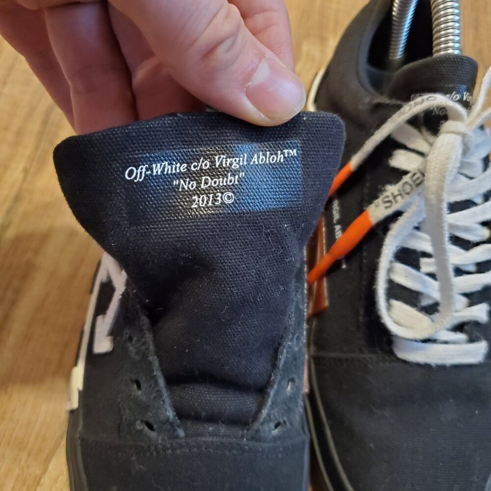 Off-White Black and White Sneakers - Picture 4 of 8